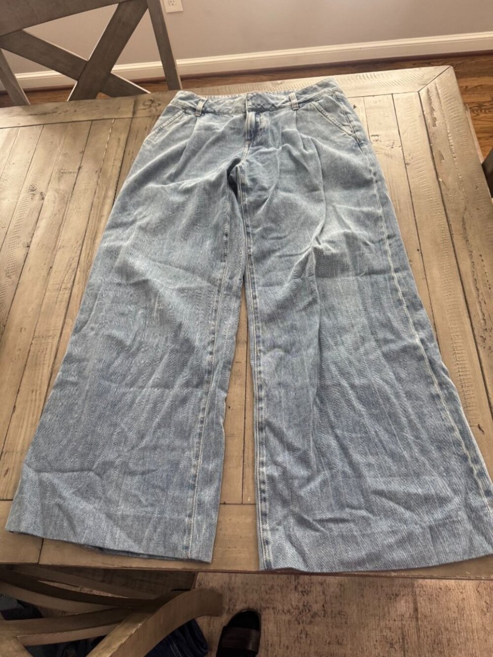 Alice + Olivia ERIC LOW RISE JEAN in SADIE LT VINTAGE BLUE Size 28 - Picture 3 of 4